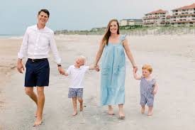 Image result for tbn:89j_M0kB5dmhMM::www.portaldafamilia.org/images/familia1a.jpg