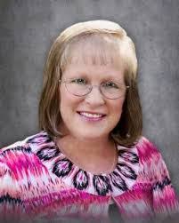 Kaye Curry's Instagram, Twitter & Facebook