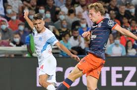 | honteux 🤦🏼‍♂️ #om #olympiquedemarseille #marseille #rongier #football #montpellier #pourtoi | rongier qui reçoit une bouteille d'eau d'un montpelliérain 😱 Aubdo5qs7nq7em