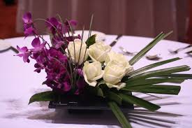 50+ fresh spring centerpiece ideas to give your table a charming look for the whole season Modern Table Arrangement Flowers Of Sydney