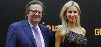 Family, friends, fun, fighting spirit, fairness. Coucke Wint Prijs Voor Opvallendste Schoen Kan Iemand Dit Uitleggen