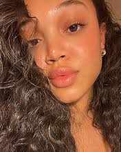 Kristen Maxwell pictures and photos