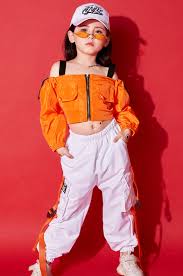 キッズダンス衣装 上下２点セット 女の子 オフショルダー トップス ロングパンツ 韓国風 K-POPダンス セットアップ 肩出し かわいい 長袖 無地  長ズボン ヒップホップダンス ブレイク オレンジ へそ出し ショート丈 シンプル 練習用 発表会 ジュニア 子供服 ご注文で当日配送