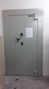 German italian english dutch french spanish danish latin finnish swedish norwegian russian czech croatian. Bilik Kebal In English