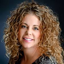 Amy Prater's Instagram, Twitter & Facebook