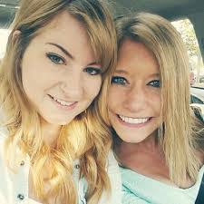 Andrea Mau's Instagram, Twitter & Facebook