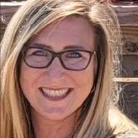 300+ perfiles de «Comeaux»