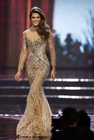 The gown had gone viral among netizens, mainly indian netizens, who named it 'cinderella gown'. Miss Univers Le Sacre D Iris Mittenaere En 10 Photos Et 1 Video France 3 Nord Pas De Calais Miss Universe Gowns Miss Universe Dresses Pageant Gowns