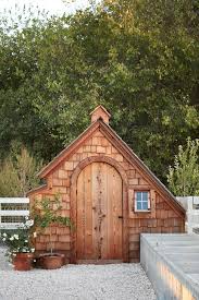 Episode 12 Season 5 Hgtv S Fixer Upper Chip Jo Gaines Building A Chicken Coop Backyard Urban Chicken Farming