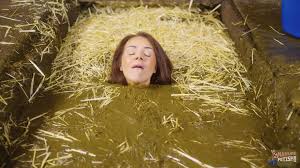 Brooke Maddisons Surprising Pleasure: Exploring the World of Manure Fetish  XXX Porn Video XXX Porn Video