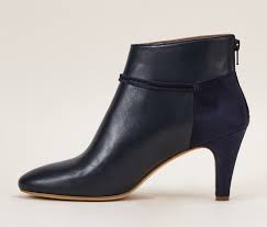 Garniture en cuir poli ton sur ton sur l'ensemble. Petite Mendigote Bottines A Talons Bleu Marine En Cuir Bottines Femme Monshowroom Iziva Com