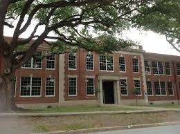 The Old Charles Bender Humble High School The Humble Isd Gave It To The City Of Humble A Couple Years Ago And Th Humble High School House Styles Humble Texas