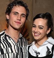 Gay Tanner's Instagram, Twitter & Facebook