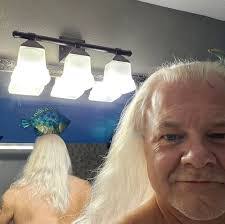 Sandy Florian's Instagram, Twitter & Facebook