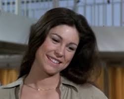 Ellen Desmond's Instagram, Twitter & Facebook