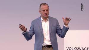 In dachau zog er den schutzhaftlagerführer franz hofmann, rapportführer josef seuß und den lagerältesten martin schaferski von ihren posten ab und versetzte sie nach auschwitz, natzweiler und mauthausen. D Talk Presentation Dr Martin Hofmann Volkswagen Ag Youtube