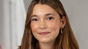 Elizabeth Heffner's Instagram, Twitter & Facebook