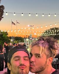 No, they didn't let me keep the fit 😡 @versace