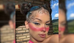 Quem é Kamylinha Santos, a influenciadora que virou fenômeno nacional -  Correio Braziliense - Aqui