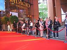 Bis zu 50% reduziert orientteppich in rot online kaufen bei otto » große auswahl top service top marken ratenkauf & kauf auf rechnung möglich » jetzt bestellen! Roter Teppich Wikipedia