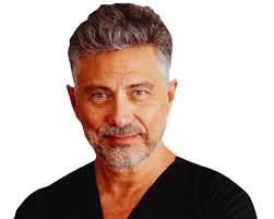 Dr. Arturo Segundo González Marlia: especialista en Cirugía Capilar en Vigo 