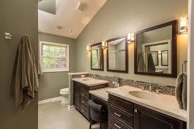 Some of our popular bathroom paint colors include courtyard blue, sierra sand, toasted cashew, peach satin and western charcoal. Collection Solutions Master Bedroom Bathroom Color Schemes Trendy Also Colors House N Decor