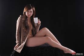 Litu100 unforgettable stance by a stunning model