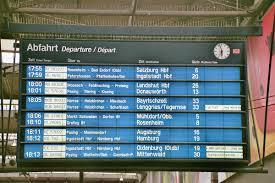 File Anzeige Muenchen Hbf Klein Jpg Wikimedia Commons