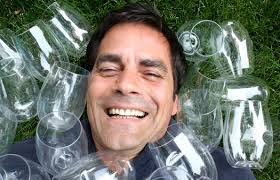 napaman.com: Joseph Perrulli Is Up to his Neck in Glassware!