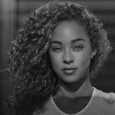 Chaley Chay Lee Rose Chaleyrose On Twitter Miranda Actresses American Actress
