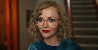 Is it just me or does anyone else like the adult Misty? : r/Yellowjackets