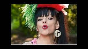 Nina hagens hit «du hast den farbfilm vergessen» wird beim zapfenstreich zum abschied von bundeskanzlerin aus dem kanzleramt zu hören sein. Weihnachtsnaach Von Niedeckens Bap Laut De Song