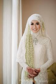 Pengantin jawa hijab paes, pengantin jawa hijab modern, pernikahan adat jawa hijab modern, baju pengantin adat jawa hijab modern, baju rias pengantin paes ageng keraton yogyakarta cara paket spesial rias make up sanggul hijab busana pengantin 2019 tanpa pelaminan. 5 Inspirasi Baju Pengantin Adat Jawa Hijab Modern Ini Sangat Cantik Dan Memesona Setuju