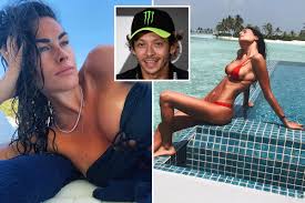 Born on 13th october, 1993 in arese, italy, she is famous for dating moto gp champion valentino but now he is ready to settle down with stunner francesca sofia novello. Motorbike Racing Icon Valentino Rossi Jetted To France To Celebrate 27 Year Old Francesca Sofia Novello S Birthday But He Has Been Criticised By Fellow Riders Horror Crash Motors Addict