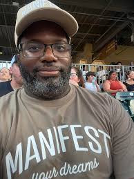 Are there any gay males here around the 23 to 35 years mark