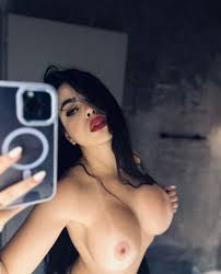 Michelle Romanis - Free nude pics, galleries & more at Babepedia