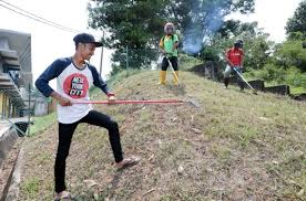 #serikembangan #seri kembangan #cheras #petaling jaya #selangor #petalingjaya #kualalumpur #kuala lumpur #malaysia #scenic route #scenicroute. Potong Rumput Tambah Duit Poket