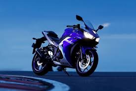 Price, review, features and specs. Yamaha Yzf R3 Price Specs Mileage Reviews Images
