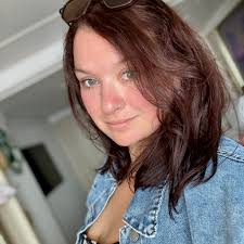 Who can provide home cleaning and steam cleaning services in Holdenville?