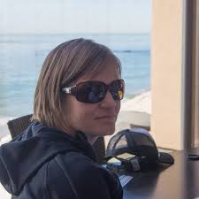 Carrie Summers (@carries_books)