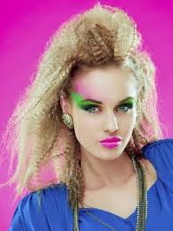 055e854e188db3a2998bdbb7c5bcc912 In 2020 Gekrauseltes Haar Einzigartige Frisuren Haar Styling