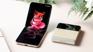 Initial reports suggested that the successor to the original galaxy z flip will be called the galaxy z flip 2, as one would expect. Vrzn Kpsllpx3m