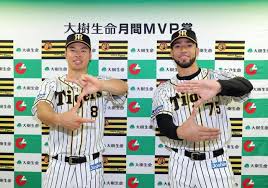 23日 dena、藤浪の乱調や神里の佐藤輝明前グランドスラムもあり連敗を10で止める。 gg佐藤、後逸した佐藤輝明をtt佐藤と呼びつつ慰める 。 24日 巨人戸郷、初出塁より先に初打点を記録。 ロッテvsソフトバンク. G1tylnpv6gjt M