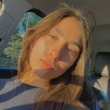 Derek Hillyer's Instagram, Twitter & Facebook