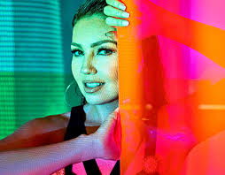 Thalia Sodi Projects :: Photos, videos, logos, illustrations and branding  :: Behance