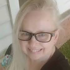 90-year-old woman's transformation with a new pixie haircut