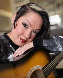 Travel guitar repair without tools