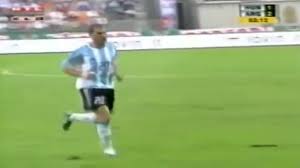 El 17 de agosto de 2005, lionel messi tuvo su primer partido en la selección mayor. Se Cumplen 13 Anos Del Insolito Debut De Lionel Messi En La Seleccion Argentina Marca Claro Argentina