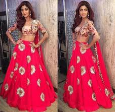 Shilpa is 90's actress but she is so popular in 20's also. Shilpa Shetty Bridal Lehenga Online