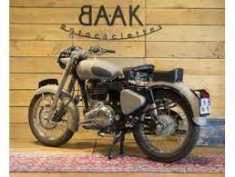 Like the classic 500, the new classic chrome retains the quintessential classic british styling of the 1950s. Royal Enfield Classic